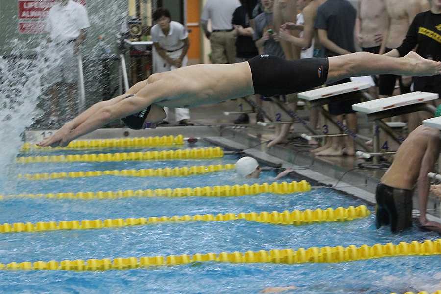 Justin+King+is+off+to+the+races+in+the+400-yard+freestyle+relay+event%2C+Oct.+30.