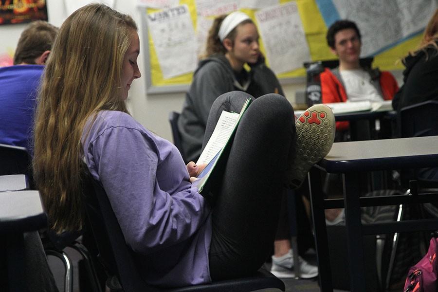 Kylee Bowling (9) uses her phone during a lesson on Shakespeare in Mr. Keith Pardeck’s 3rd hour Language Arts 9 Honors class, March 4. “I took notes on my phone because I do not have a Language Arts notebook, but I definitely could have misused that privilege.”