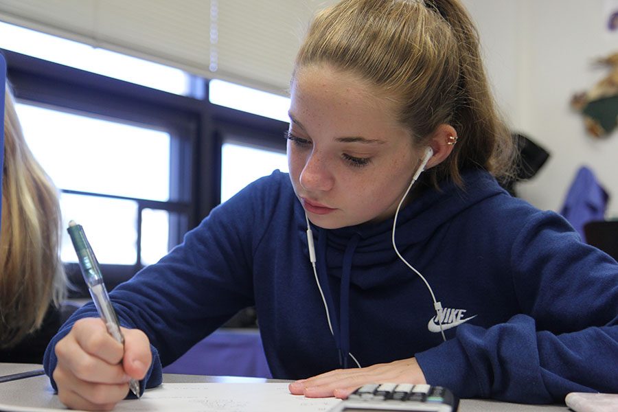Sarah Lawson (9) takes a quiz over radicals, which are mathematical expressions that contain a square root symbol, in Mrs. Mary Wisdom’s Algebra 1 sixth hour class, Nov. 4. “I enjoy Algebra 1,” Lawson said. “I enjoy it because it’s not super hard.”