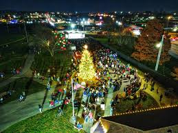 Eureka Christmas Tree Lighting